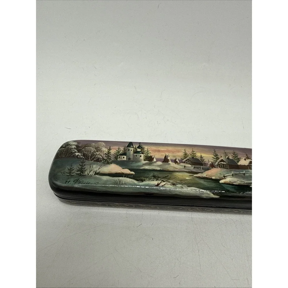Vintage Russian Lacquer Hand Painted Peaochuho Trinket/Pencil Box